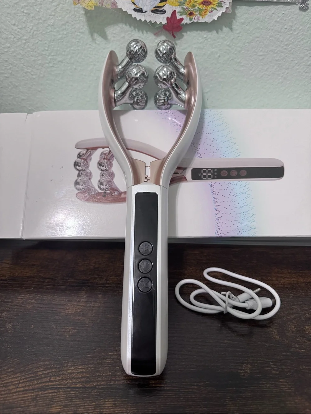 V-Face Beauty Device - Rose Gold Facial Massager - Picture 2 of 4